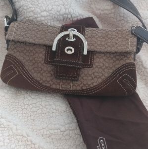 Adorable Coach Shoulder Bag 💟